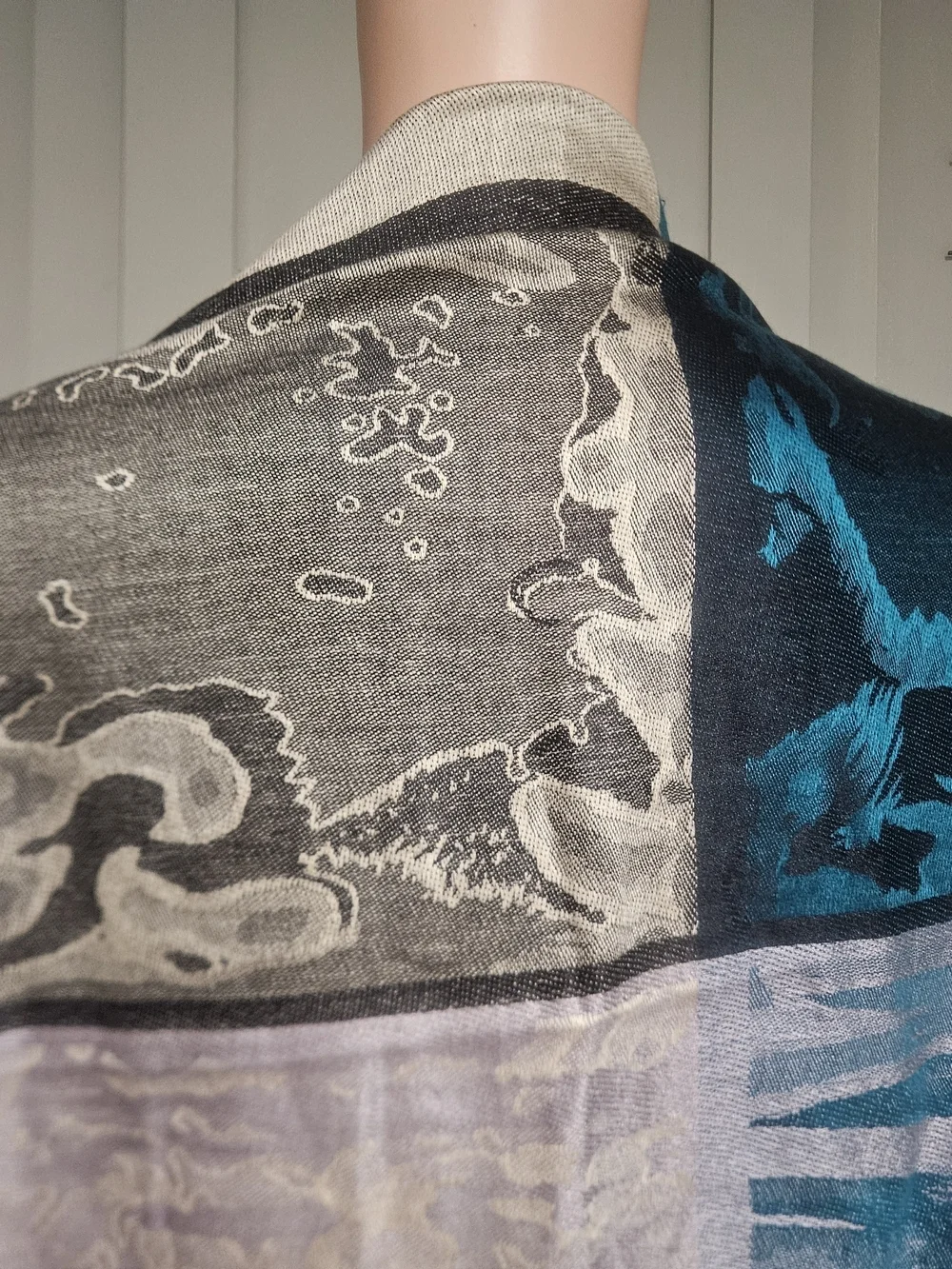 Vintage Ama Waterways Silk Feel Fringe Shawl Wrap Scarf Blue Abstract